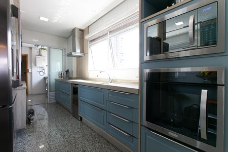 Apartamento para alugar com 173m², 3 quartos e 6 vagas Apartamento para alugar com 173m², 3 quartos e 6 vagasCozinha