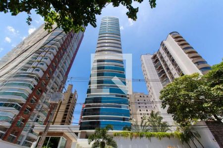 Apartamento para alugar com 173m², 3 quartos e 6 vagas Apartamento para alugar com 173m², 3 quartos e 6 vagasFachada