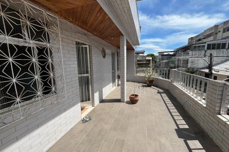 Casa à venda com 260m², 3 quartos e 1 vagaVaranda