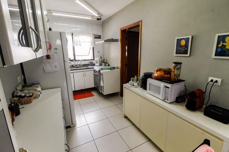 Apartamento à venda com 175m², 5 quartos e 3 vagas Apartamento à venda com 175m², 5 quartos e 3 vagasCozinha - Armários
