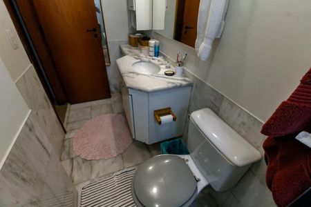 Apartamento à venda com 175m², 5 quartos e 3 vagas Apartamento à venda com 175m², 5 quartos e 3 vagasBanheiro da Suíte 2