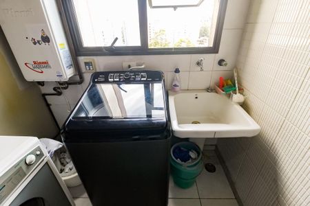 Apartamento à venda com 175m², 5 quartos e 3 vagas Apartamento à venda com 175m², 5 quartos e 3 vagasDetalhe da area de serviço