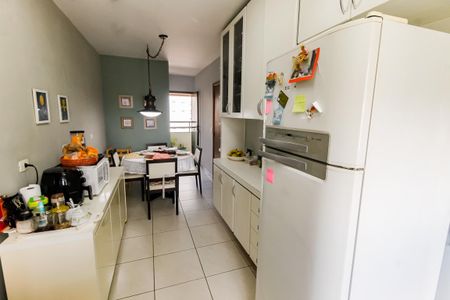 Apartamento à venda com 175m², 5 quartos e 3 vagas Apartamento à venda com 175m², 5 quartos e 3 vagasCozinha - Armários