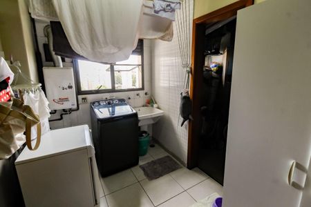 Apartamento à venda com 175m², 5 quartos e 3 vagas Apartamento à venda com 175m², 5 quartos e 3 vagasÁrea de Serviço