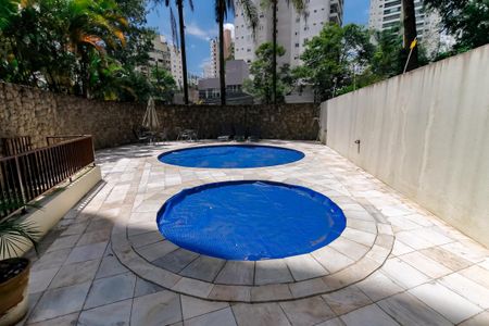 Apartamento à venda com 175m², 5 quartos e 3 vagas Apartamento à venda com 175m², 5 quartos e 3 vagasÁrea comum - Piscina