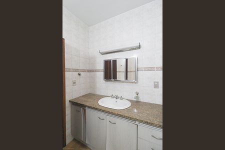 Casa à venda com 253m², 8 quartos e 5 vagasBanheiro da Suíte