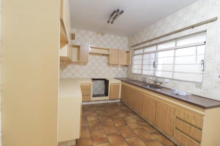 Casa à venda com 253m², 8 quartos e 5 vagasCozinha e Área de Serviço