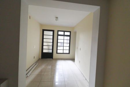 Casa à venda com 253m², 8 quartos e 5 vagasCozinha e Área
