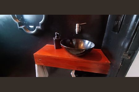 Casa à venda com 400m², 4 quartos e 7 vagas Casa à venda com 400m², 4 quartos e 7 vagasBanheiro Social