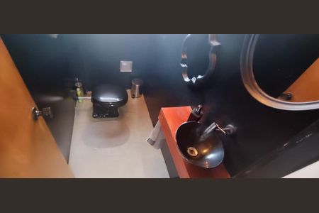 Casa à venda com 400m², 4 quartos e 7 vagas Casa à venda com 400m², 4 quartos e 7 vagasBanheiro Social