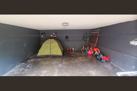 Casa à venda com 400m², 4 quartos e 7 vagas Casa à venda com 400m², 4 quartos e 7 vagasGaragem