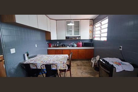 Casa à venda com 400m², 4 quartos e 7 vagas Casa à venda com 400m², 4 quartos e 7 vagasCozinha