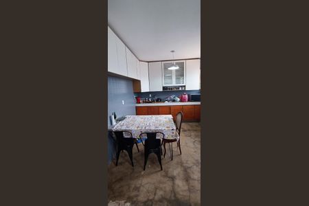 Casa à venda com 400m², 4 quartos e 7 vagas Casa à venda com 400m², 4 quartos e 7 vagasCozinha