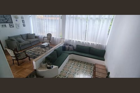 Casa à venda com 400m², 4 quartos e 7 vagas Casa à venda com 400m², 4 quartos e 7 vagasSala de TV