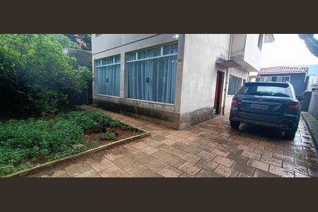 Casa à venda com 400m², 4 quartos e 7 vagas Casa à venda com 400m², 4 quartos e 7 vagasGaragem