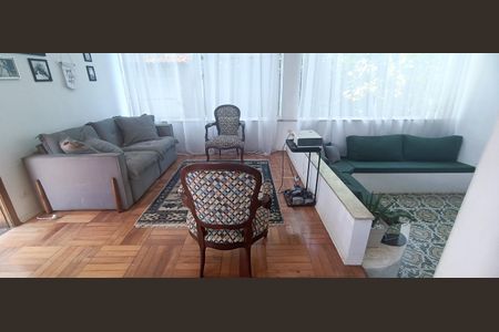 Casa à venda com 400m², 4 quartos e 7 vagas Casa à venda com 400m², 4 quartos e 7 vagasSala