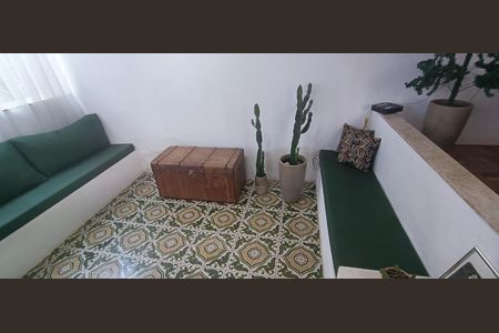 Casa à venda com 400m², 4 quartos e 7 vagas Casa à venda com 400m², 4 quartos e 7 vagasSala de TV