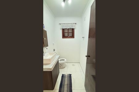 Casa à venda com 240m², 3 quartos e 3 vagas Casa à venda com 240m², 3 quartos e 3 vagasLavabo da sala