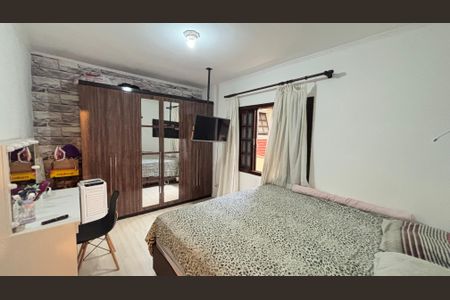 Casa à venda com 240m², 3 quartos e 3 vagas Casa à venda com 240m², 3 quartos e 3 vagasQuarto 1