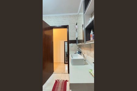 Casa à venda com 240m², 3 quartos e 3 vagas Casa à venda com 240m², 3 quartos e 3 vagasBanheiro