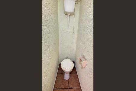 Casa à venda com 240m², 3 quartos e 3 vagas Casa à venda com 240m², 3 quartos e 3 vagasGaragem 2 - Churrasqueira - Banheiro