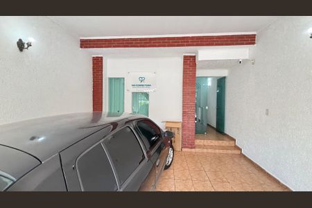 Casa à venda com 240m², 3 quartos e 3 vagas Casa à venda com 240m², 3 quartos e 3 vagasGaragem 1