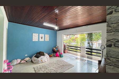 Casa à venda com 240m², 3 quartos e 3 vagas Casa à venda com 240m², 3 quartos e 3 vagasSala 2