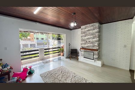 Casa à venda com 240m², 3 quartos e 3 vagas Casa à venda com 240m², 3 quartos e 3 vagasSala 2