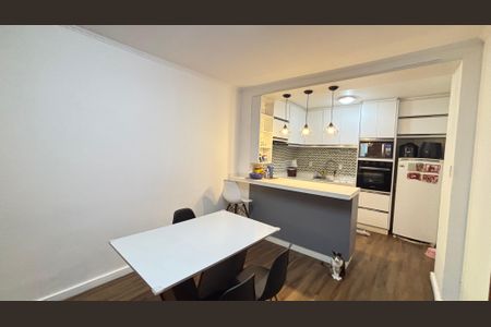 Casa à venda com 240m², 3 quartos e 3 vagas Casa à venda com 240m², 3 quartos e 3 vagasCozinha