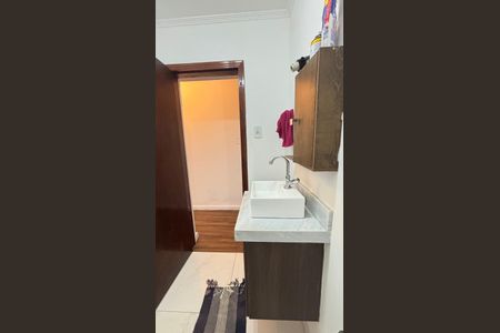 Casa à venda com 240m², 3 quartos e 3 vagas Casa à venda com 240m², 3 quartos e 3 vagasLavabo da sala