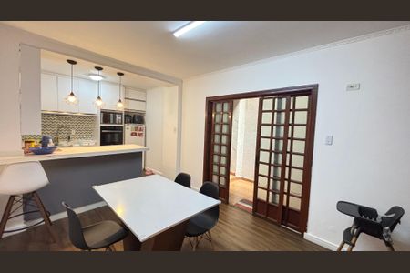 Casa à venda com 240m², 3 quartos e 3 vagas Casa à venda com 240m², 3 quartos e 3 vagasCozinha