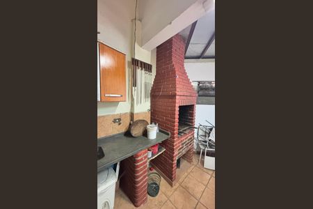 Casa à venda com 240m², 3 quartos e 3 vagas Casa à venda com 240m², 3 quartos e 3 vagasGaragem 2 - Churrasqueira