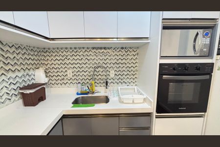 Casa à venda com 240m², 3 quartos e 3 vagas Casa à venda com 240m², 3 quartos e 3 vagasCozinha