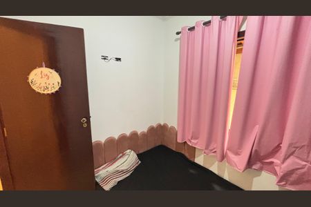 Casa à venda com 240m², 3 quartos e 3 vagas Casa à venda com 240m², 3 quartos e 3 vagasQuarto 2