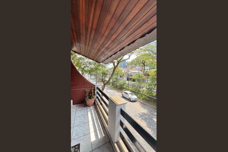 Casa à venda com 240m², 3 quartos e 3 vagas Casa à venda com 240m², 3 quartos e 3 vagasSala 2 Varanda