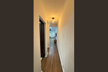 Casa à venda com 240m², 3 quartos e 3 vagas Casa à venda com 240m², 3 quartos e 3 vagasCorredor