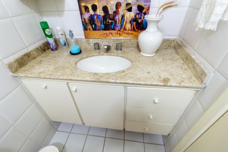 Apartamento à venda com 60m², 2 quartos e 1 vagaBanheiro do Corredor