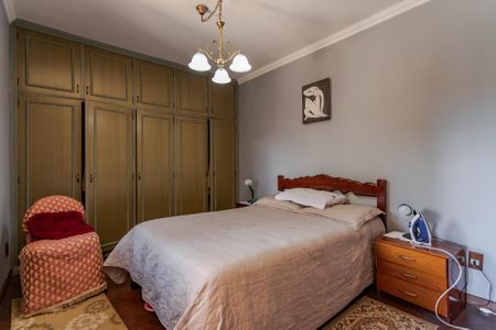 Casa à venda com 376m², 5 quartos e 4 vagas Casa à venda com 376m², 5 quartos e 4 vagasQuarto 2