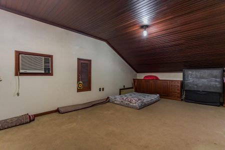 Casa à venda com 376m², 5 quartos e 4 vagas Casa à venda com 376m², 5 quartos e 4 vagasQuarto 3