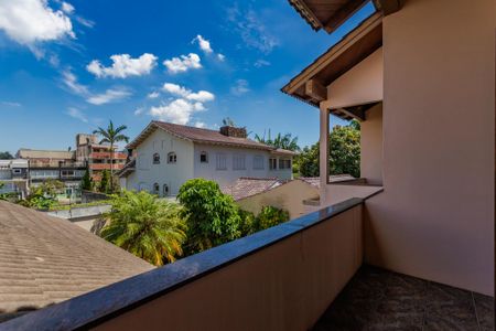 Casa à venda com 376m², 5 quartos e 4 vagas Casa à venda com 376m², 5 quartos e 4 vagasQuarto 1