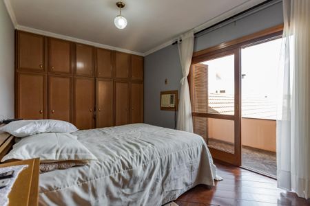 Casa à venda com 376m², 5 quartos e 4 vagas Casa à venda com 376m², 5 quartos e 4 vagasQuarto 1