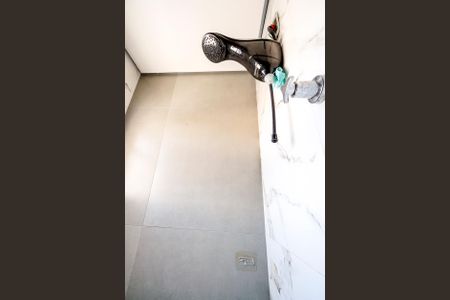 Apartamento para alugar com 45m², 1 quarto e sem vagaChuveiro