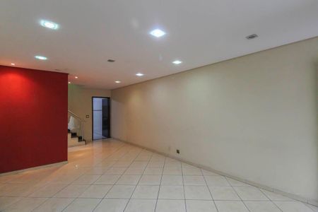 Casa à venda com 130m², 3 quartos e 2 vagasSala
