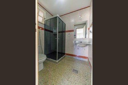 Casa de condomínio à venda com 297m², 3 quartos e 3 vagas Casa de condomínio à venda com 297m², 3 quartos e 3 vagasBanheiro da Suíte 1