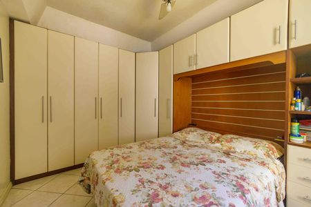 Casa de condomínio à venda com 297m², 3 quartos e 3 vagas Casa de condomínio à venda com 297m², 3 quartos e 3 vagasSuíte 2