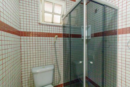 Casa de condomínio à venda com 297m², 3 quartos e 3 vagas Casa de condomínio à venda com 297m², 3 quartos e 3 vagasBanheiro da Suíte 1