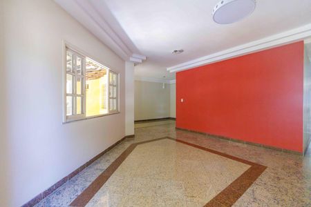 Casa de condomínio à venda com 297m², 3 quartos e 3 vagas Casa de condomínio à venda com 297m², 3 quartos e 3 vagasSala