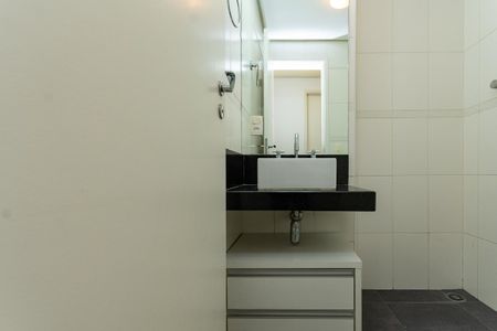 Banheiro Social de apartamento para alugar com 2 quartos, 60m² em Lapa, São Paulo