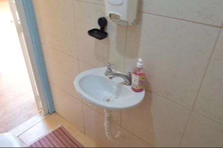 Casa à venda com 350m², 3 quartos e 2 vagas Casa à venda com 350m², 3 quartos e 2 vagasBanheiro de Serviço