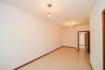 Casa à venda com 316m², 3 quartos e 3 vagas Casa à venda com 316m², 3 quartos e 3 vagasSuíte